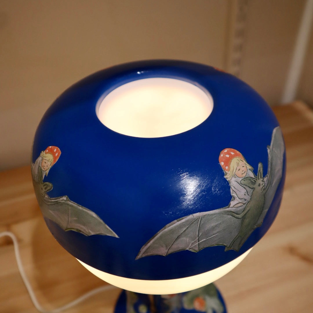 Tomtebobarnen ~ lampa
