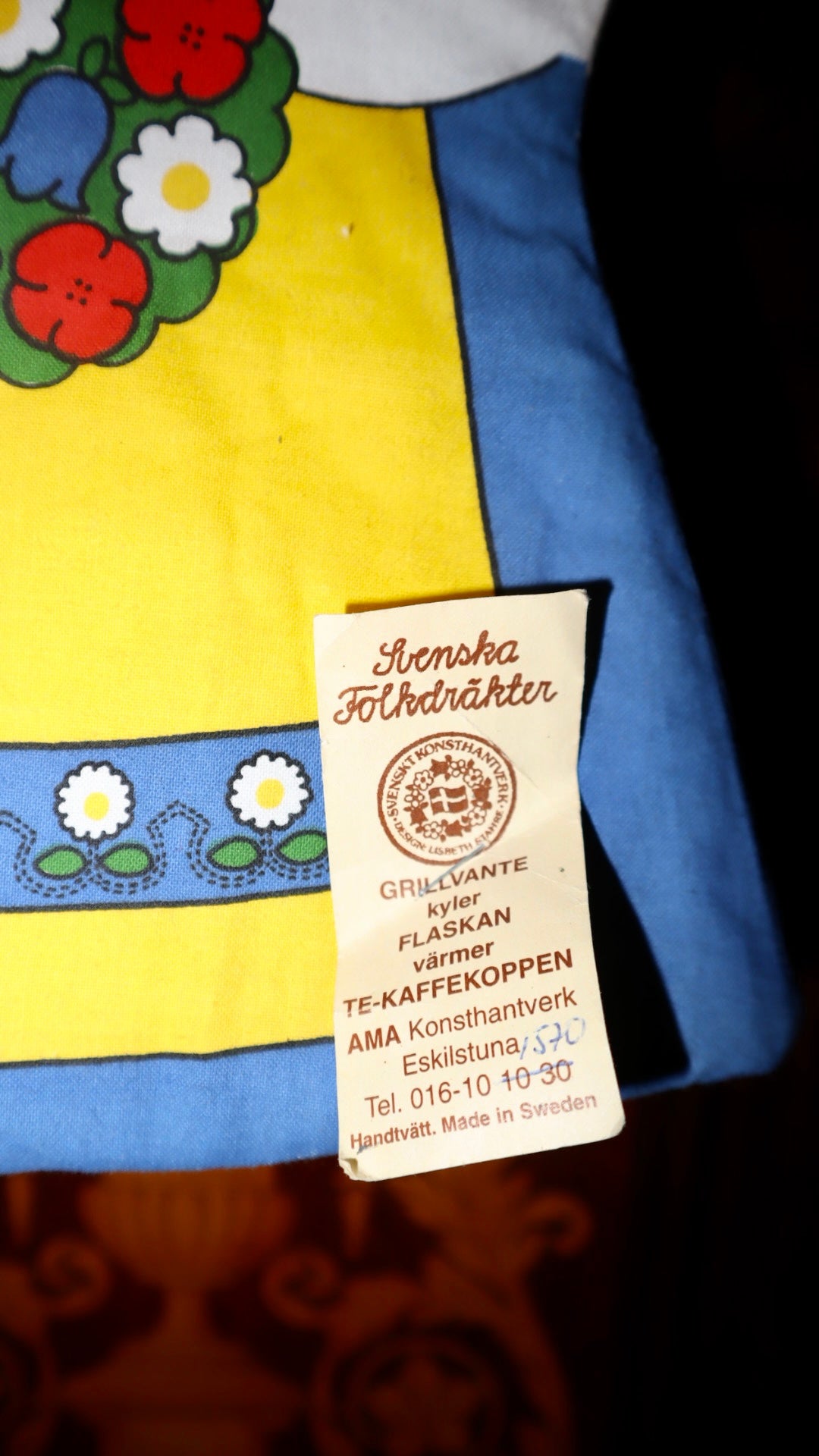 TEHUVA, SVENSKA FOLKDRÄKTER, KONSTHANTVERK