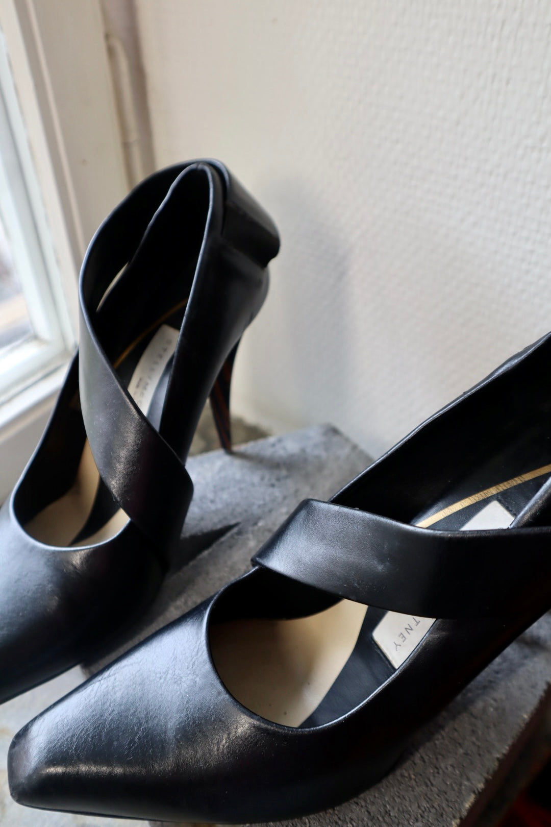 STELLA MCCARTNEY, storlek 37, behöver klackas om