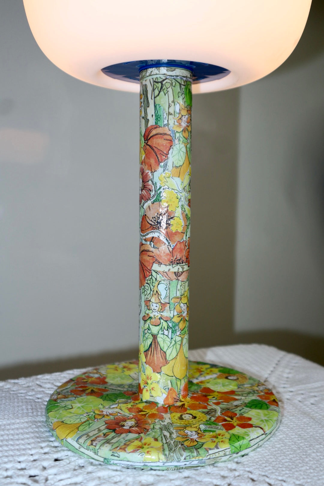 Men det får du inte tala om för nån ~ lampa