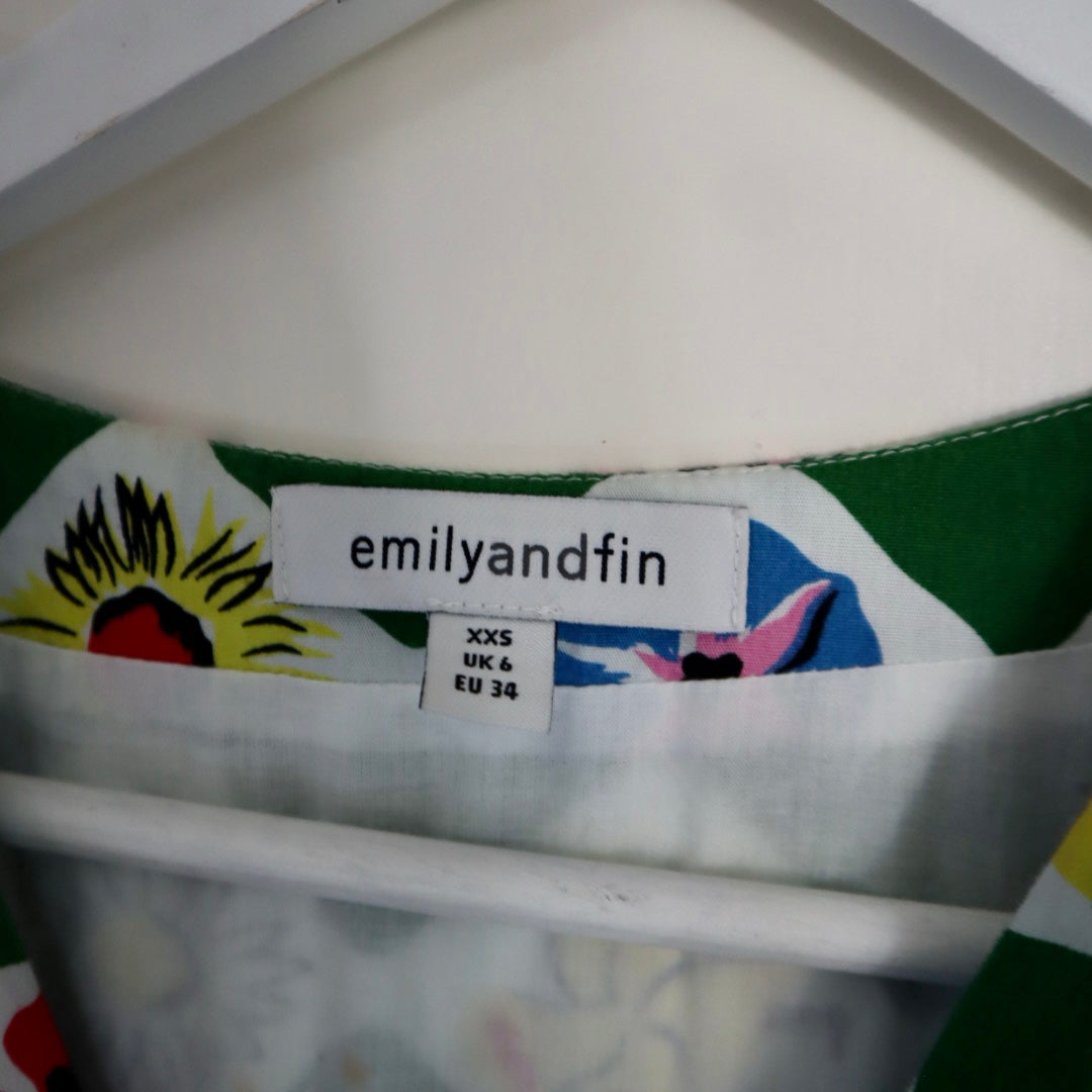 Emilyandfin ~ klänning xxs