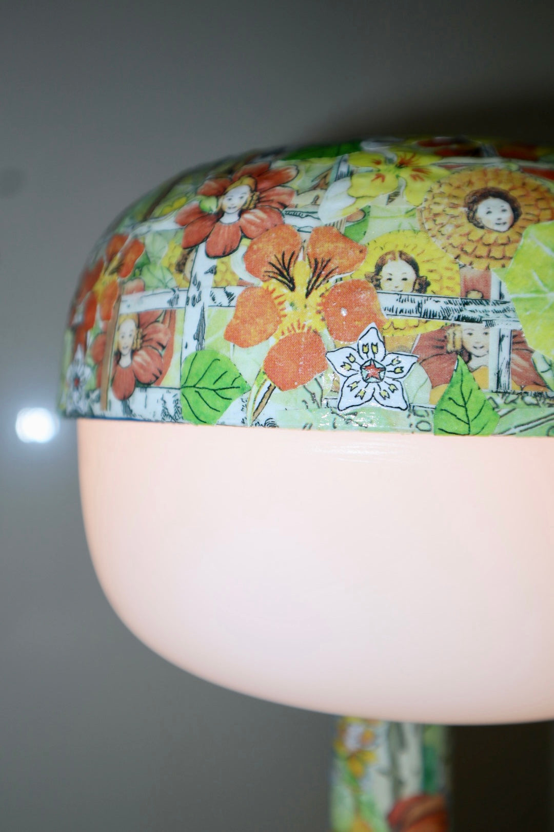 Men det får du inte tala om för nån ~ lampa