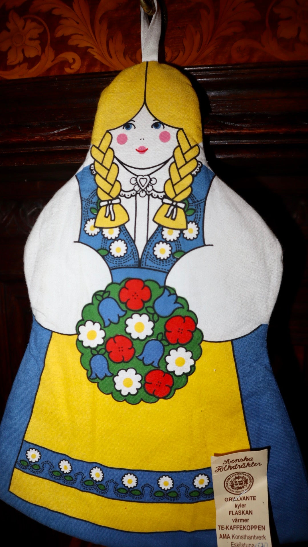 TEHUVA, SVENSKA FOLKDRÄKTER, KONSTHANTVERK