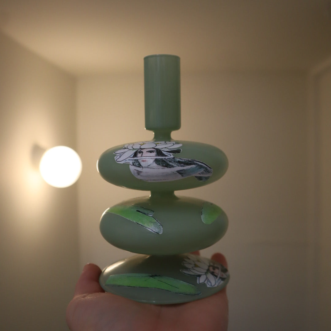 DROTTNING NÄCKROS ~ ljusstake (16)