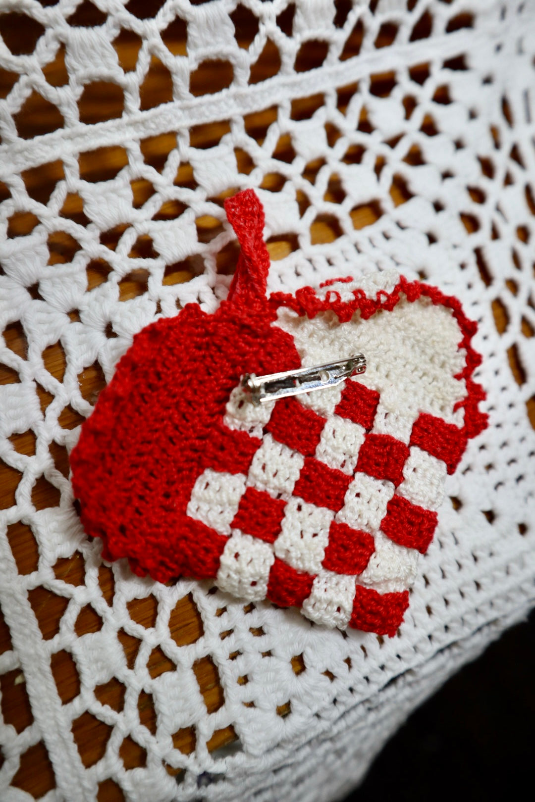 Brosch hjärta för kärleksbrev
