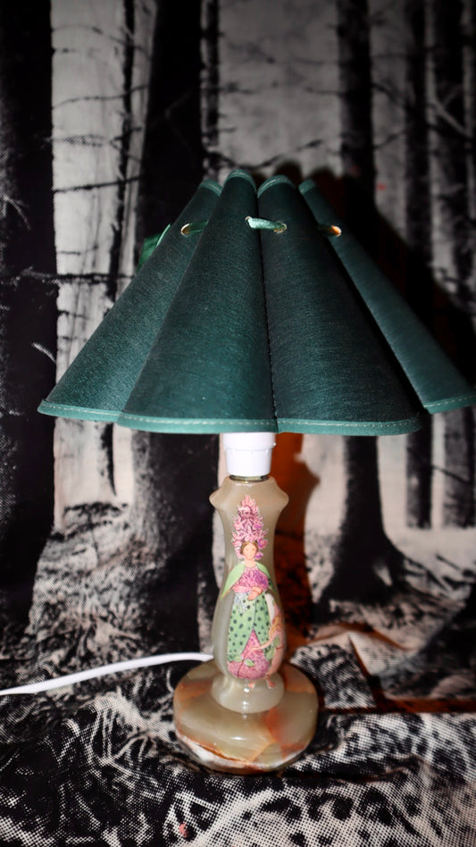 FRU SYREN, lampa