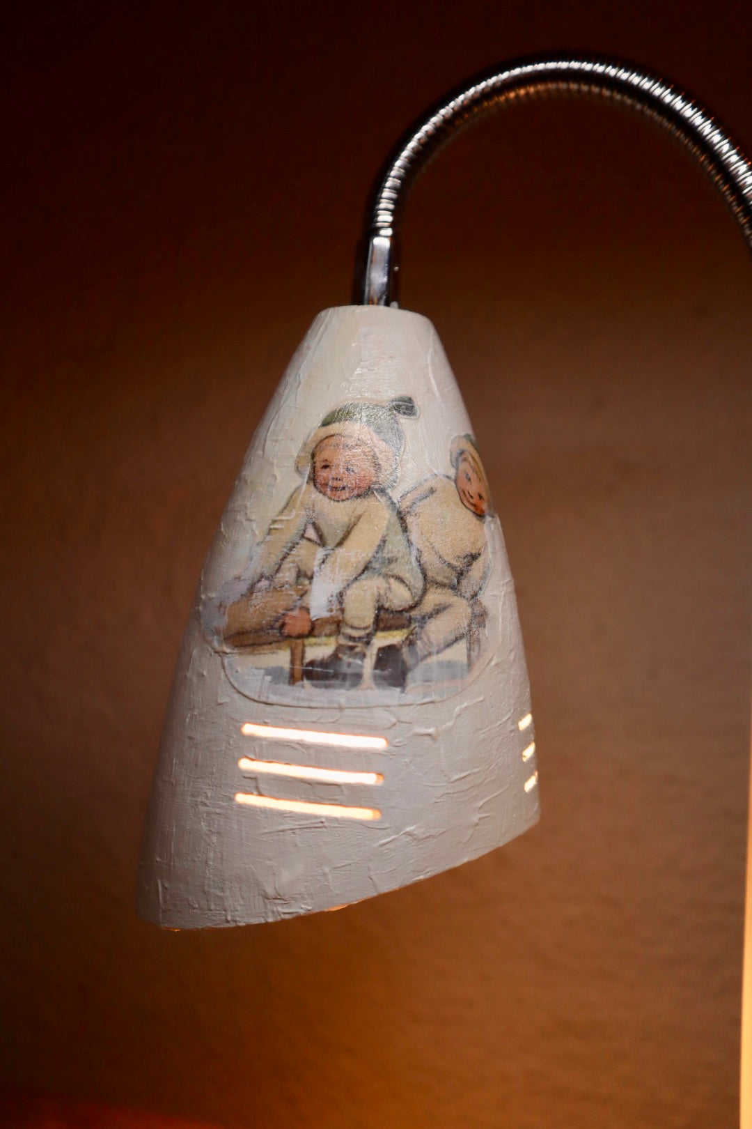 Tomtebobarnen ~ lampa