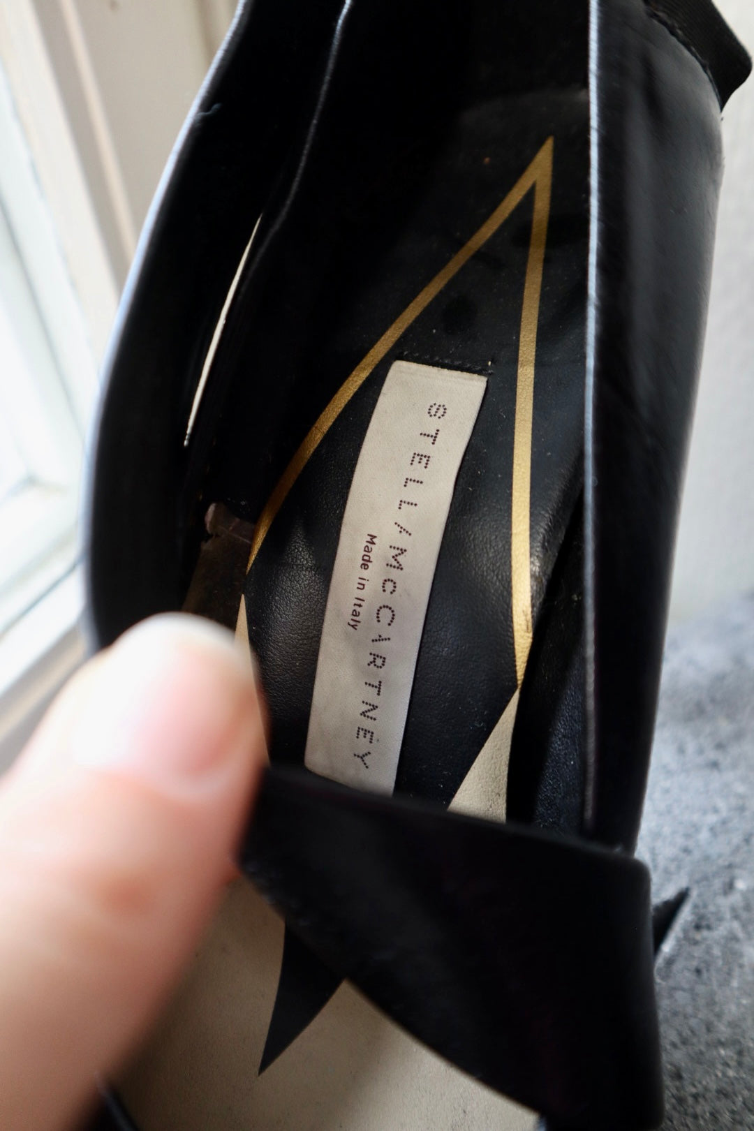 STELLA MCCARTNEY, storlek 37, behöver klackas om