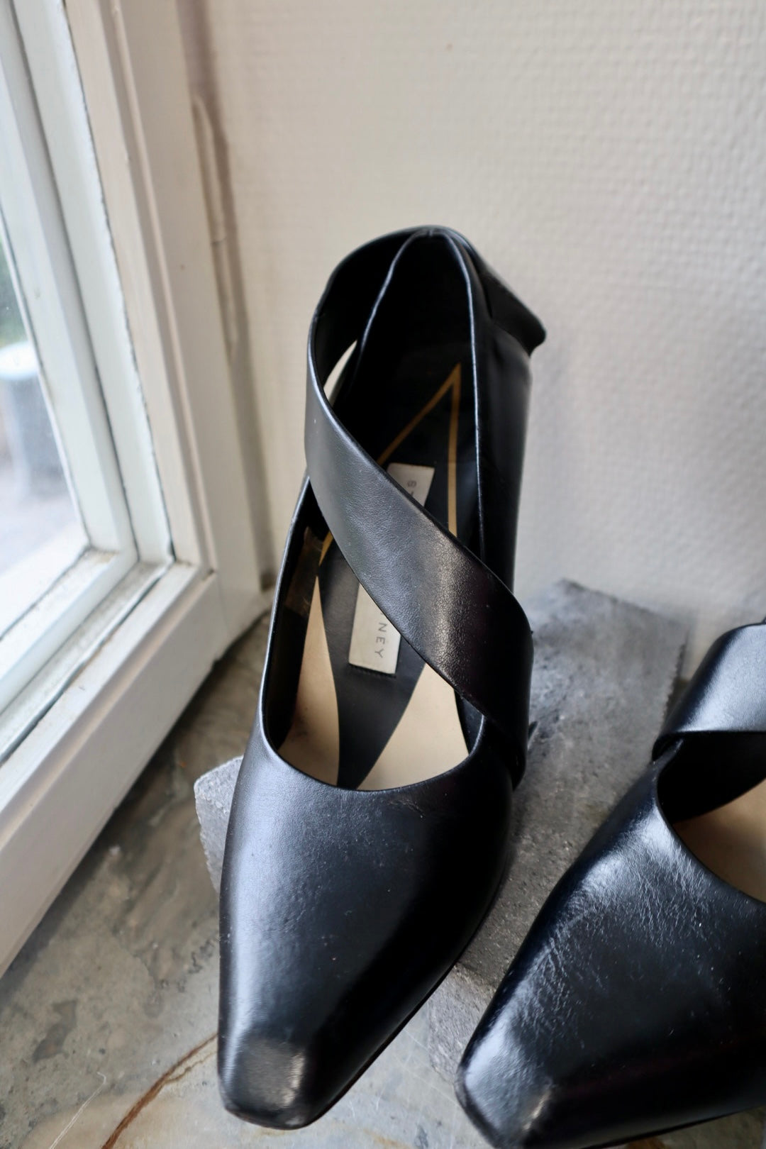 STELLA MCCARTNEY, storlek 37, behöver klackas om