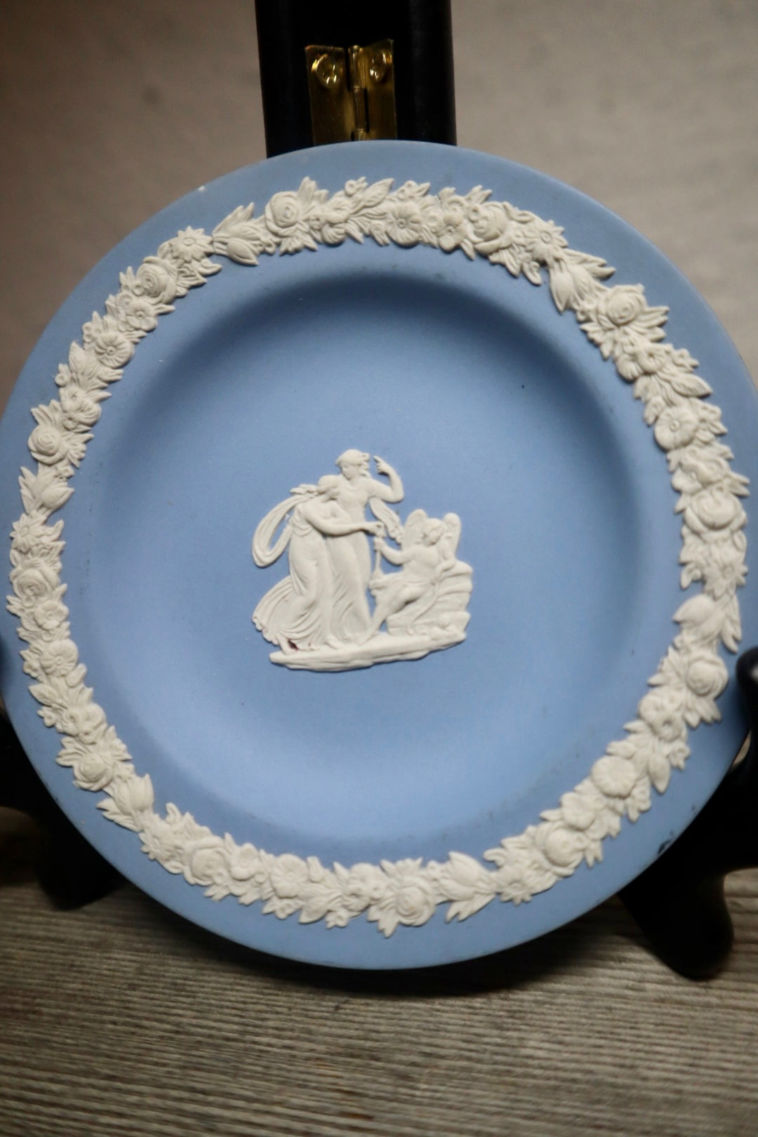 WEDGWOOD ~ litet fat