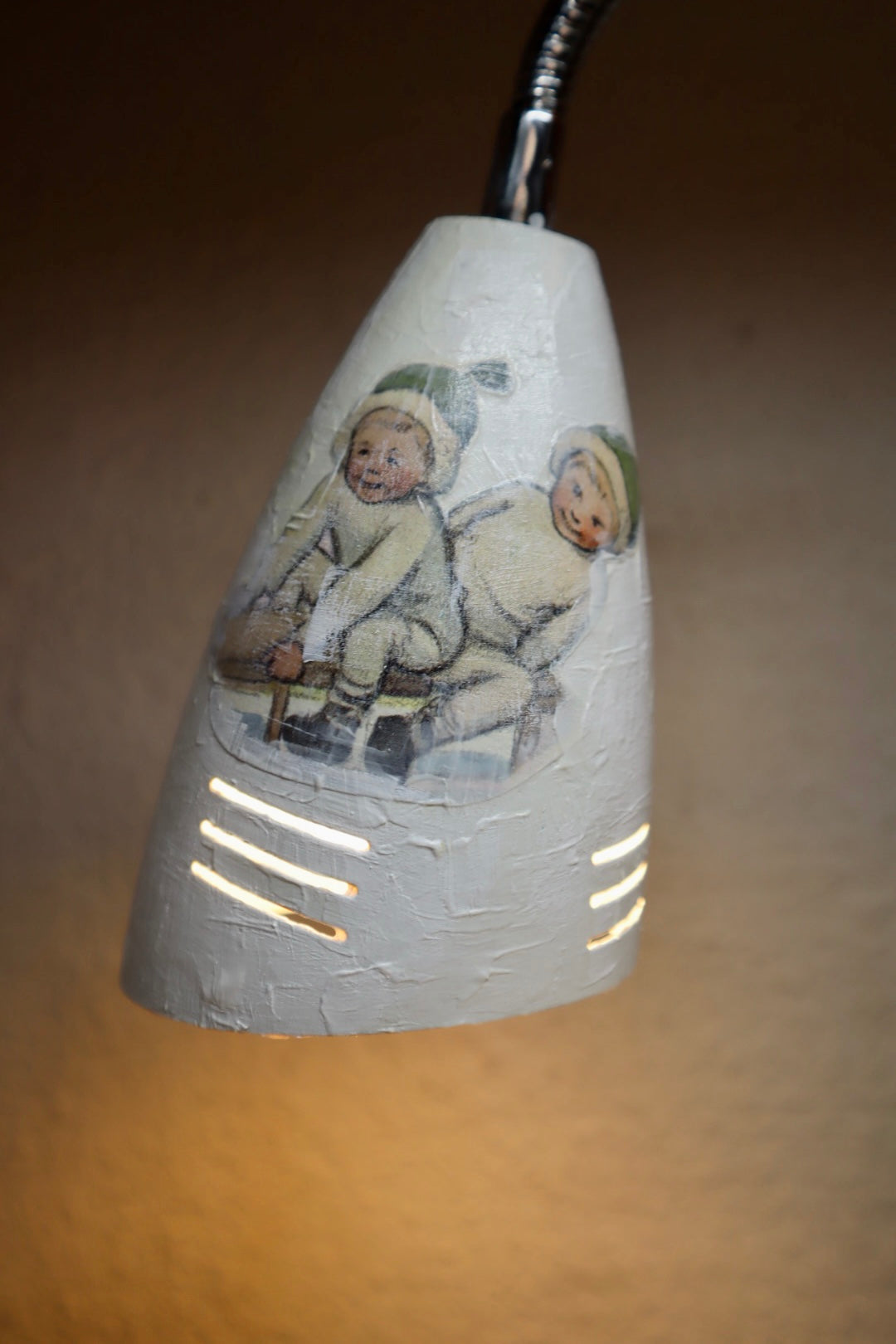 Tomtebobarnen ~ lampa
