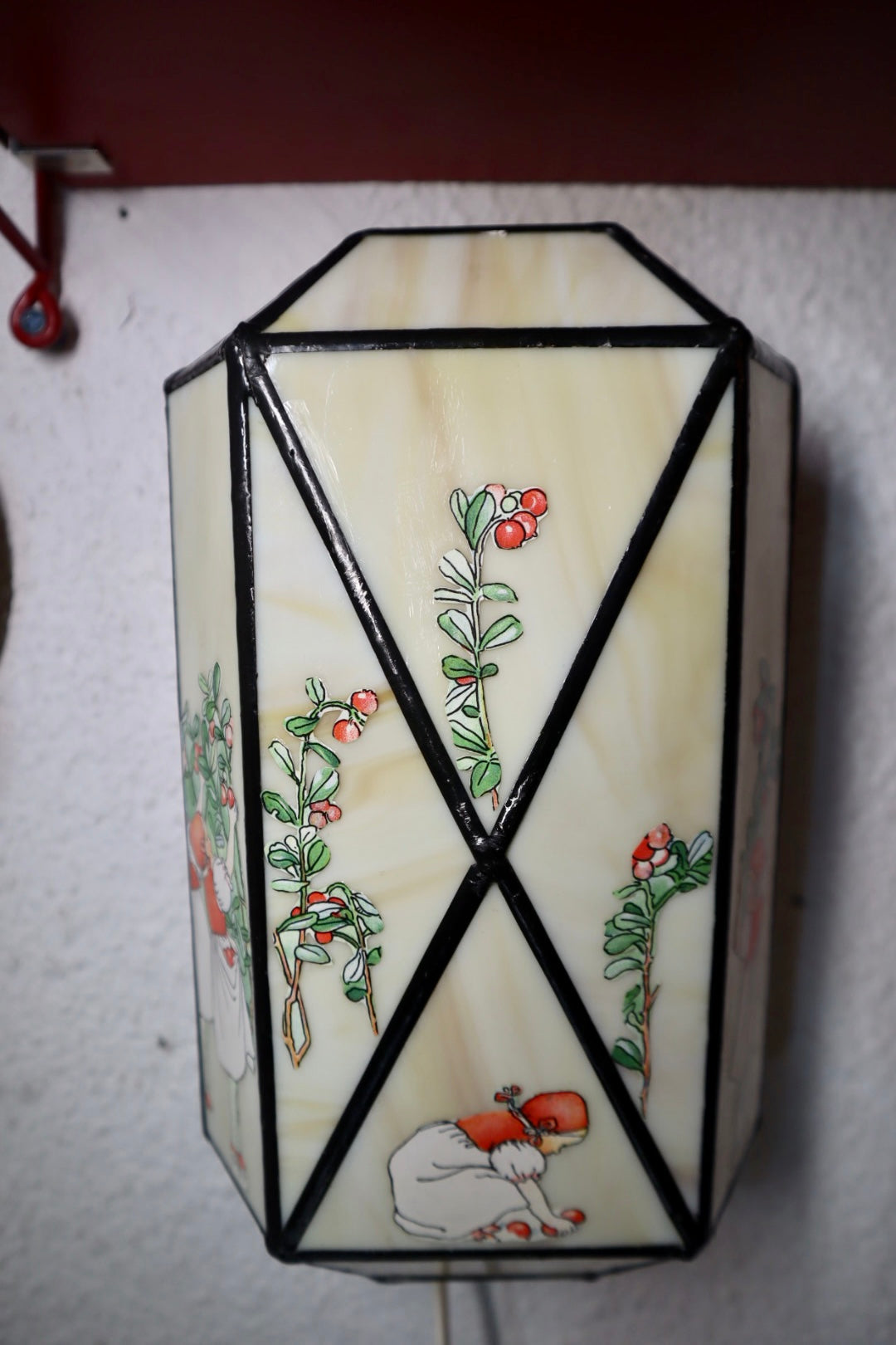Lingonflickor ~ vägglampa