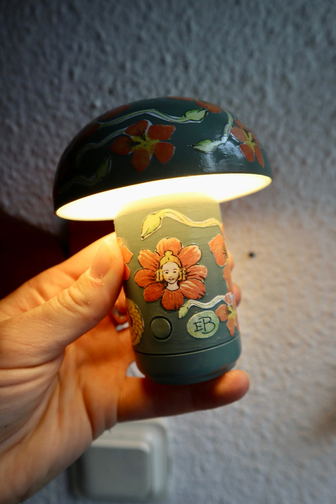 Liten i trädgården ~ lampa