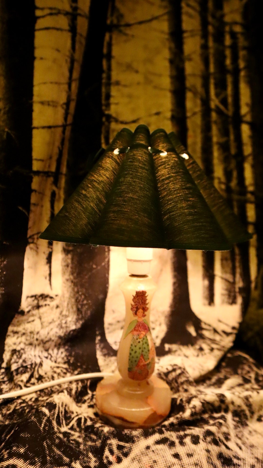 FRU SYREN, lampa