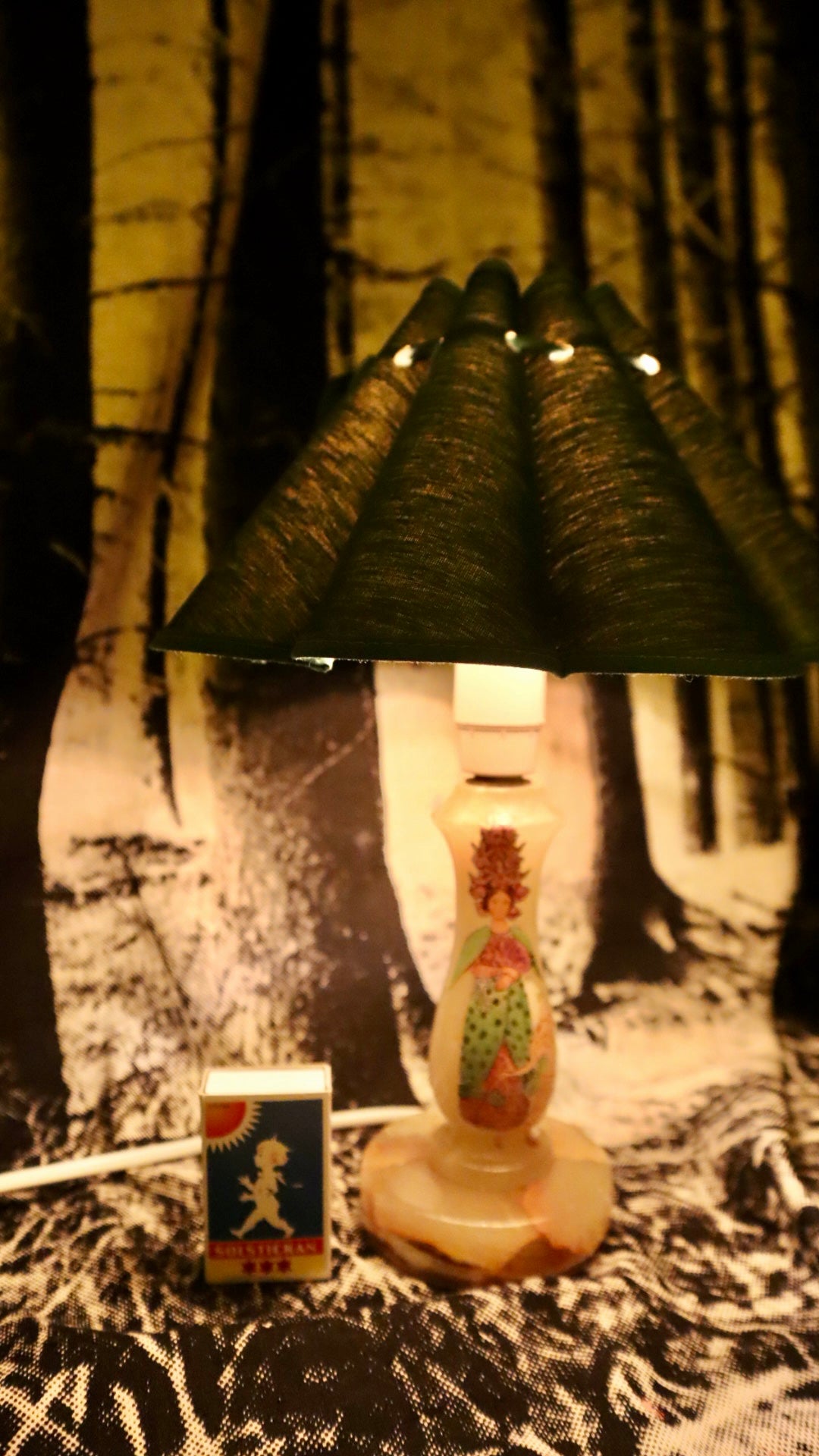 FRU SYREN, lampa