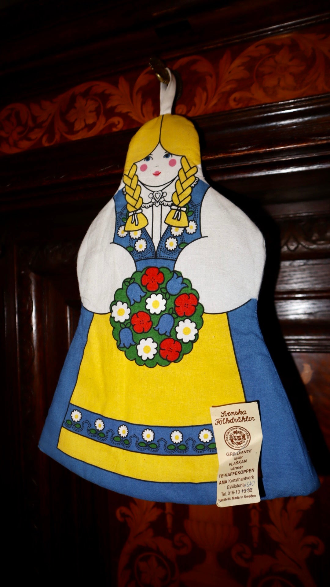 TEHUVA, SVENSKA FOLKDRÄKTER, KONSTHANTVERK