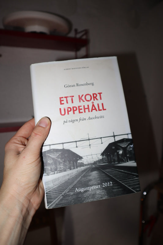 ETT KORT UPPEHÅLL