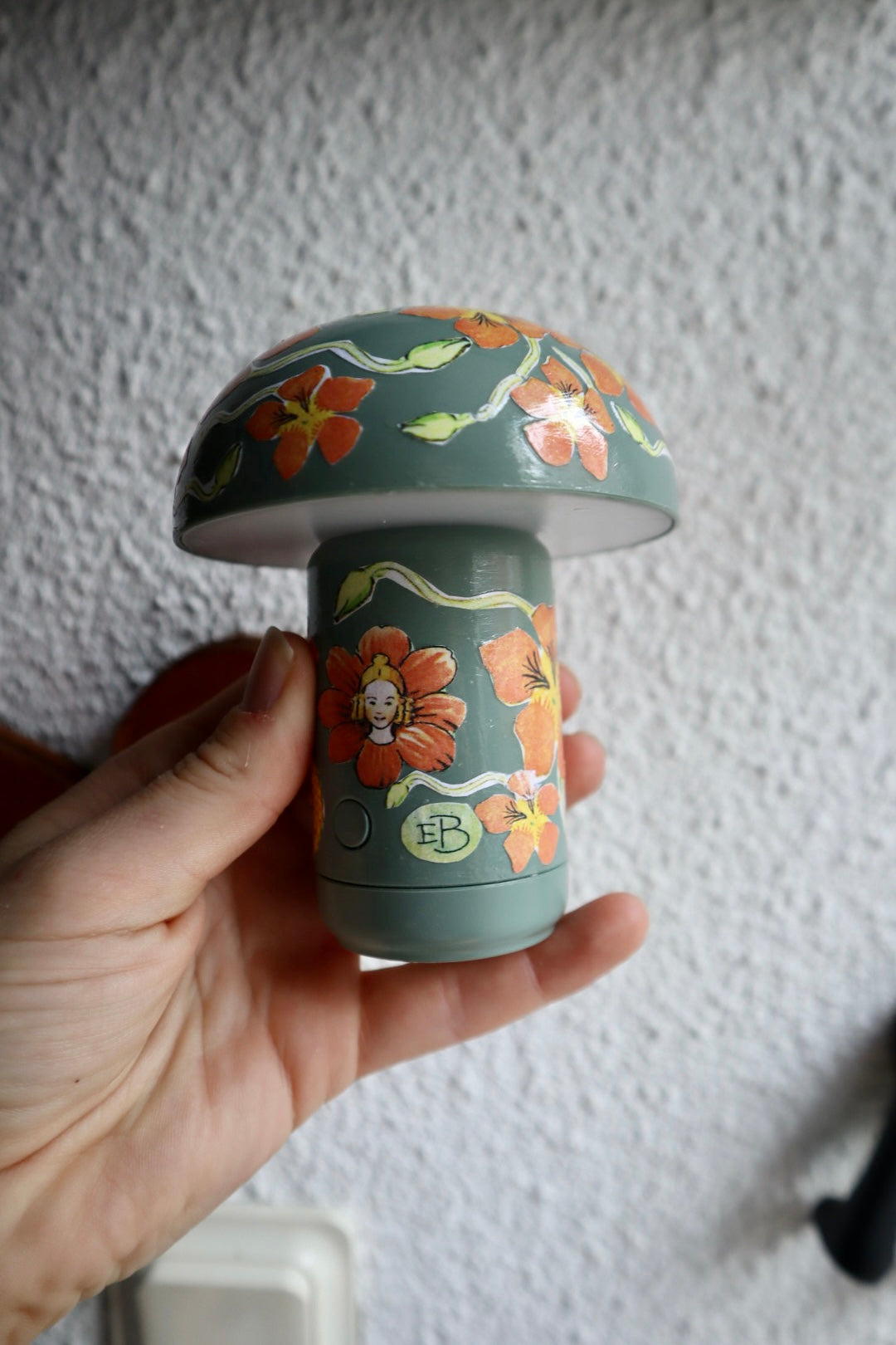 Liten i trädgården ~ lampa