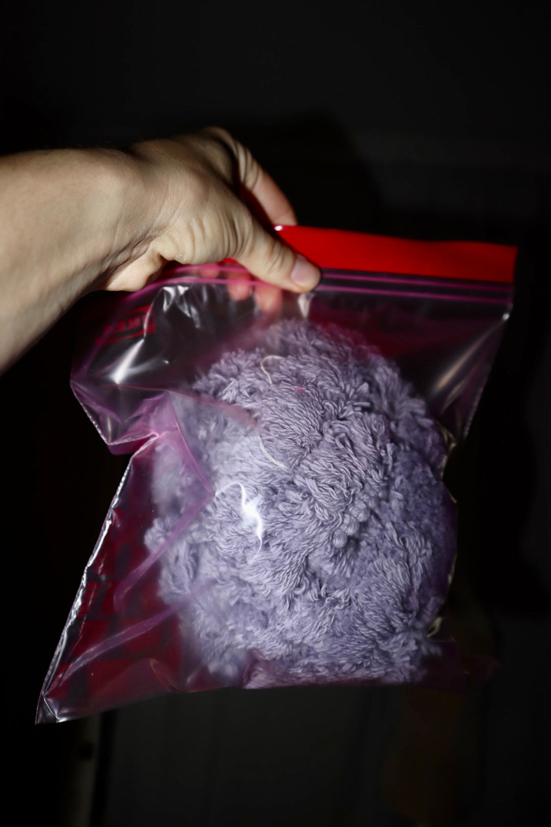 FLUFFIGT BAND, någon meter