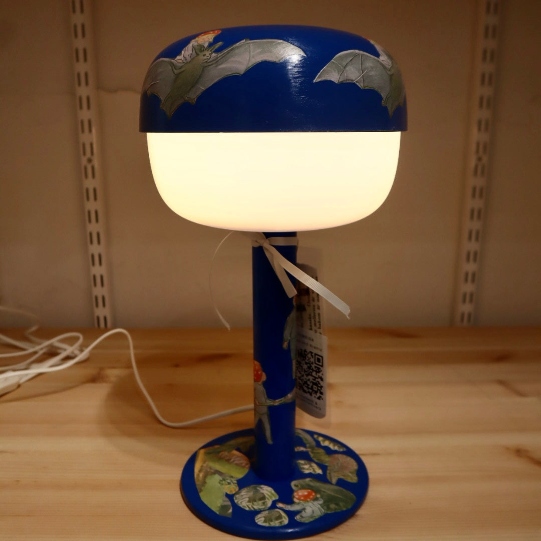 Tomtebobarnen ~ lampa